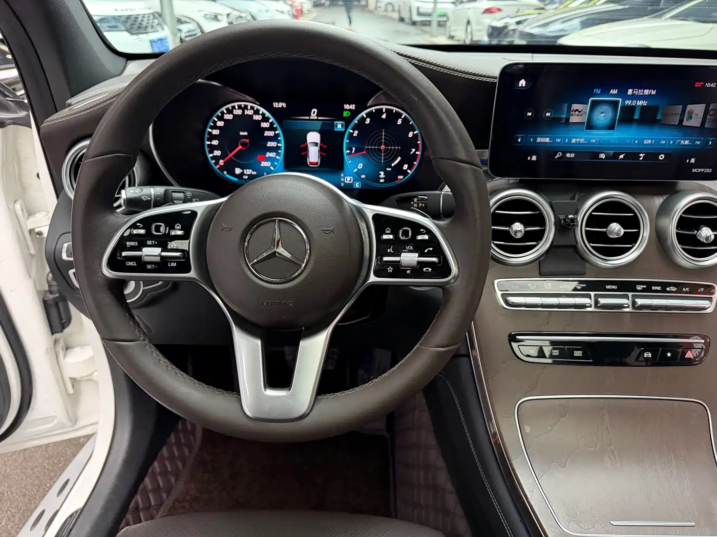 Mercedes-Benz GLC 2020 GLC 300 L 4MATIC Dynamic фото 17