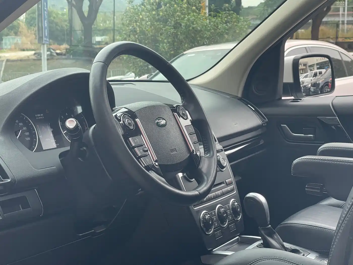 Land Rover Freelander 2 2014 2.0T Si4 HSE Gasoline Edition фото 15