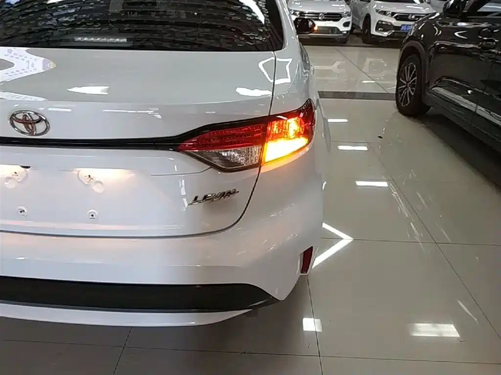 Toyota Levin 2022 185T CVT Luxury Edition фото 8