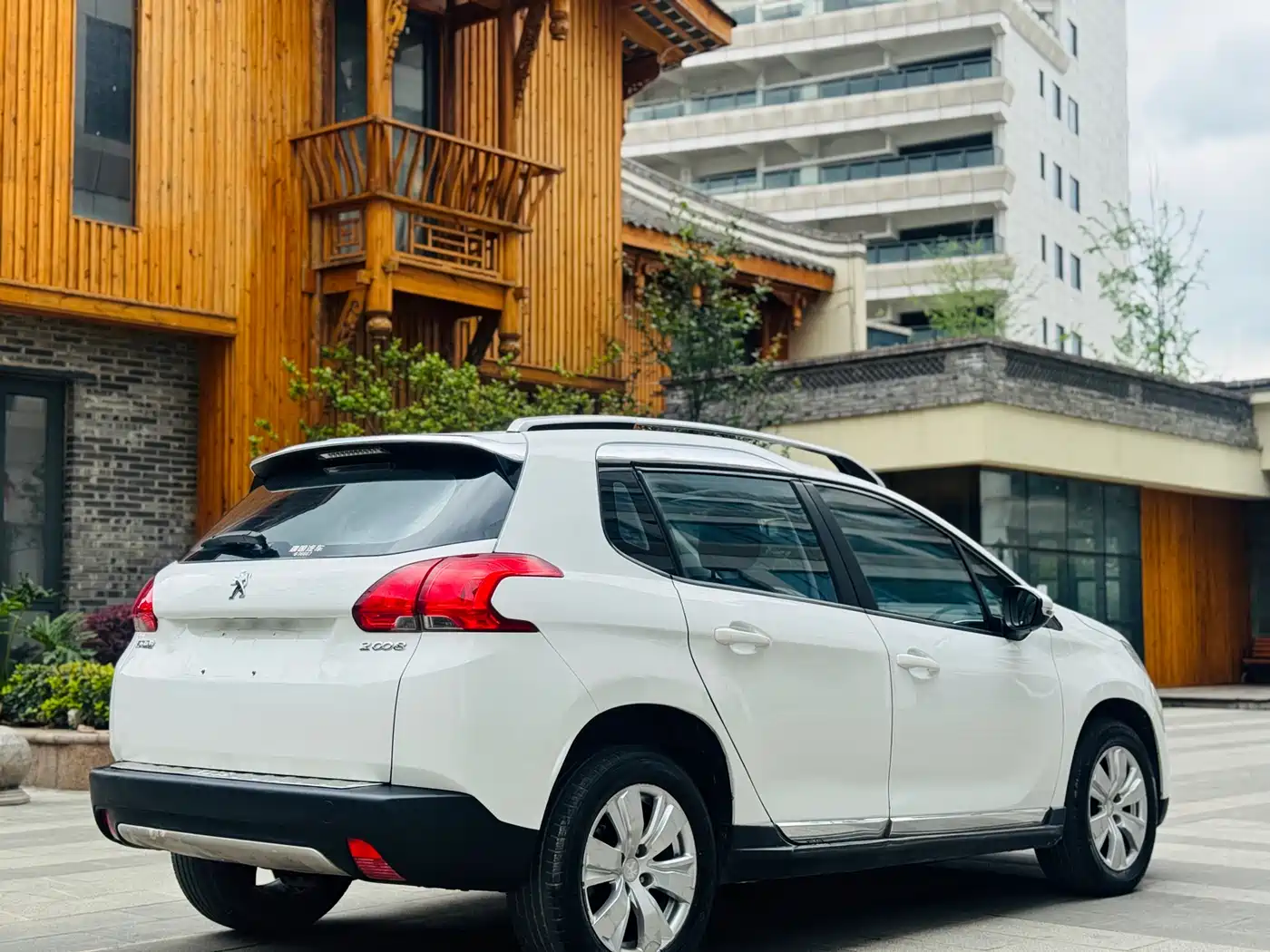 Peugeot 2008 2014 1.6L Automatic Fashion Edition фото 8