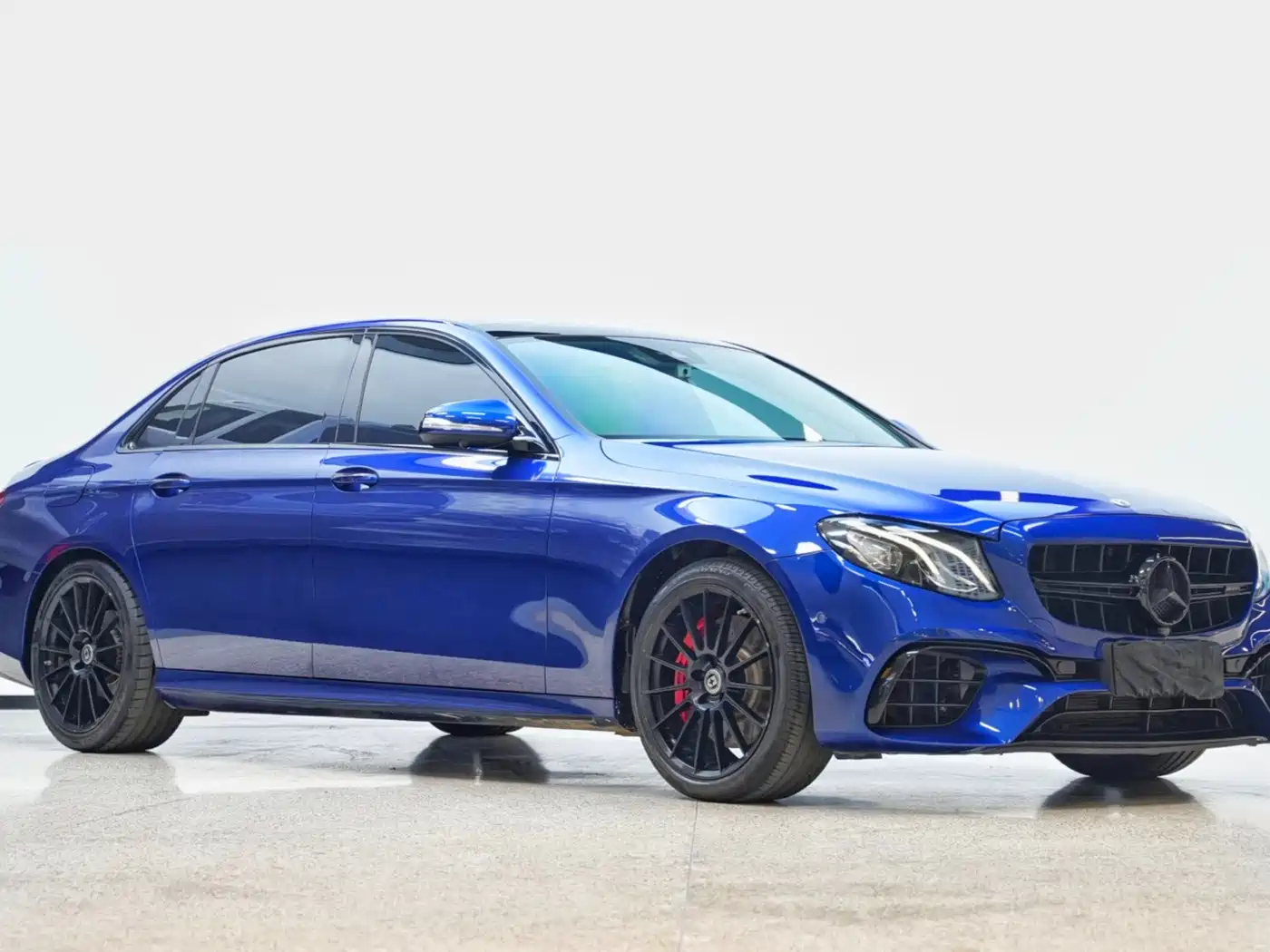 Mercedes-Benz E-Class 2017 E 300 L Sport Luxury фото 3