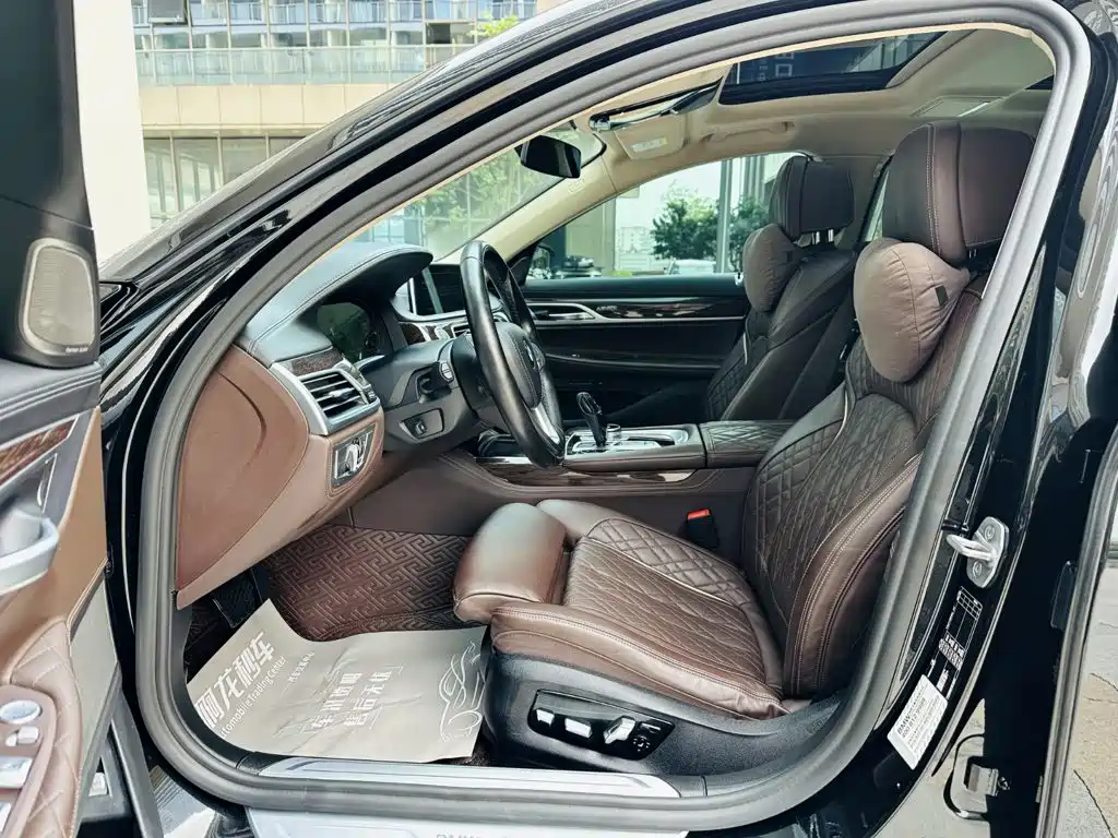 BMW 7 Series, миниатюра 11