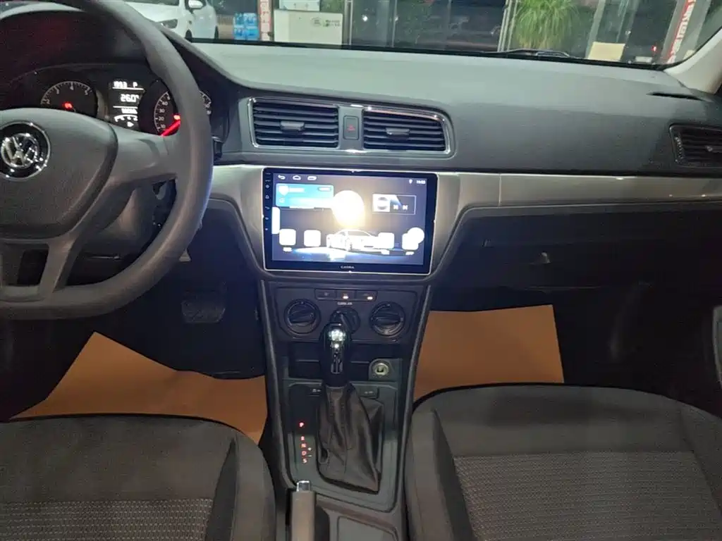 Volkswagen Lavida 2017 1.6L Automatic Trend Edition фото 13