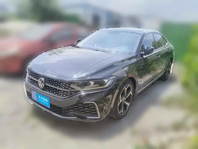 Volkswagen Passat 2024 380TSI Starlight Dragon Soaring Edition — фото 1