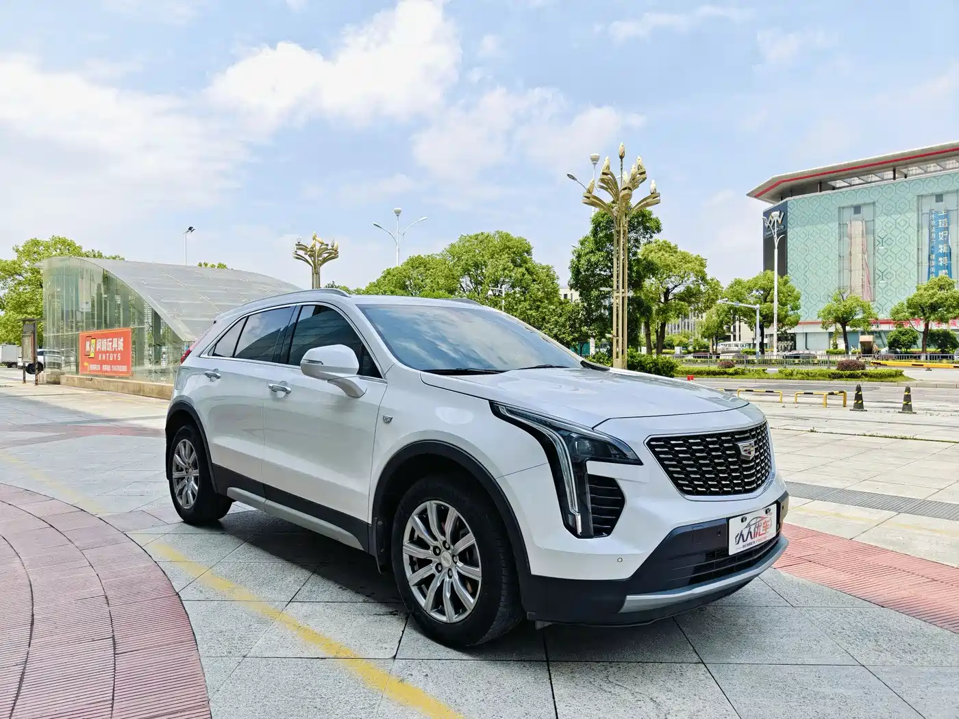 Cadillac XT4 2021 28T FWD Premium Edition фото 8
