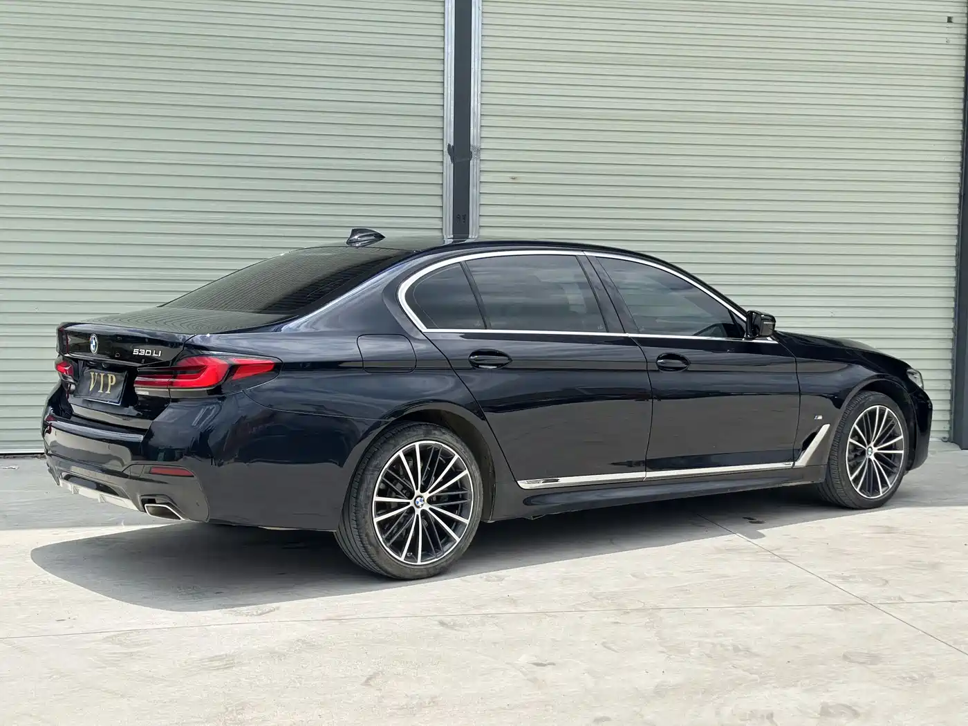 BMW 5 Series 2023 530Li Leading M Sport Package фото 9