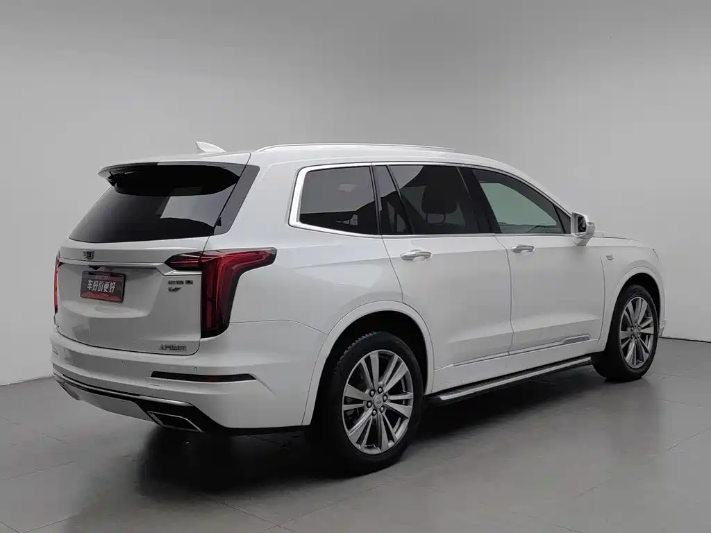 Фото 2 - Cadillac XT6
