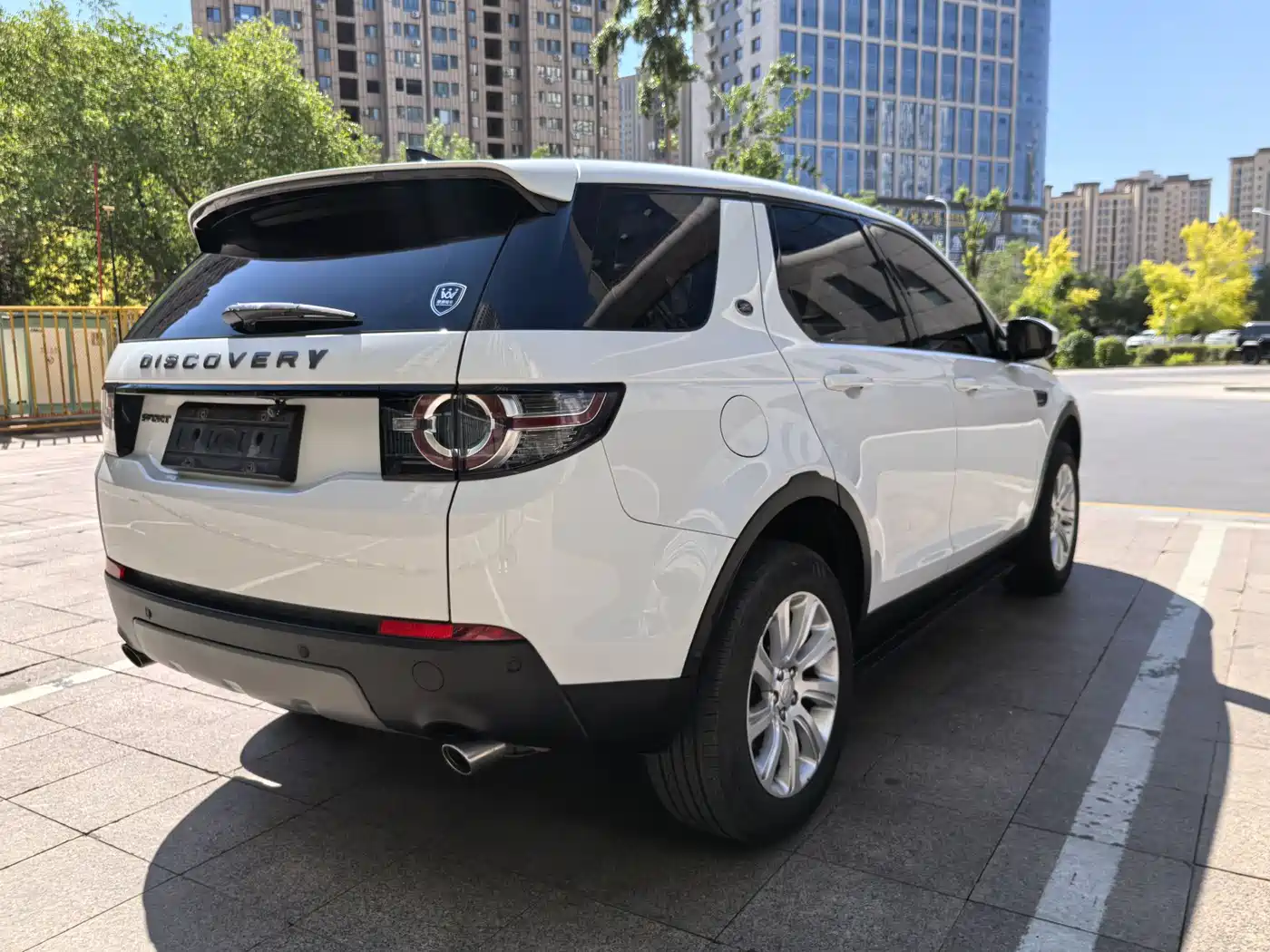 Land Rover Discovery Sport 2018 240PS SE Edition фото 7