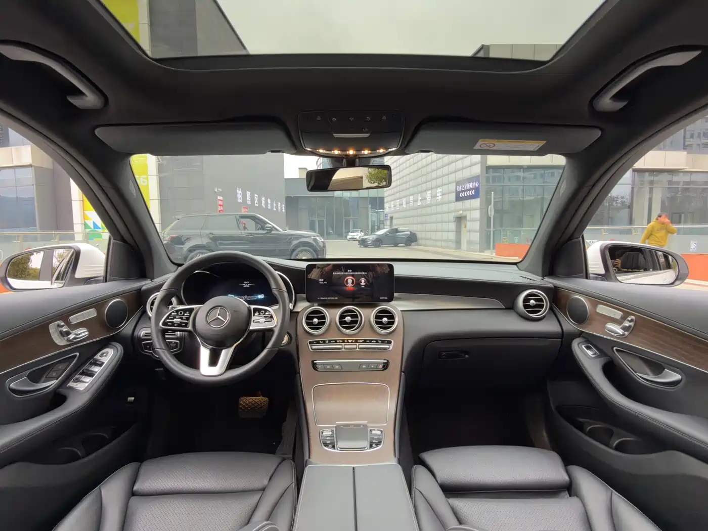 Mercedes-Benz GLC 2022 Facelift GLC 300 L 4MATIC Dynamic Collector's Edition фото 9