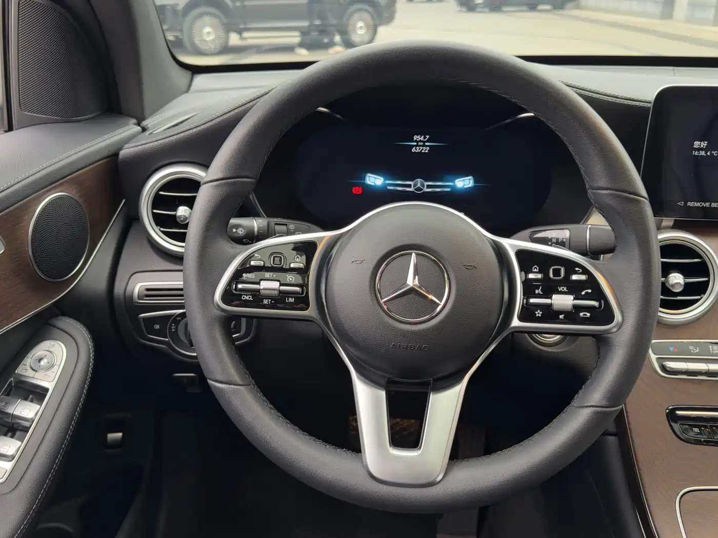 Mercedes-Benz GLC 2022 Facelift GLC 300 L 4MATIC Dynamic Collector's Edition фото 33