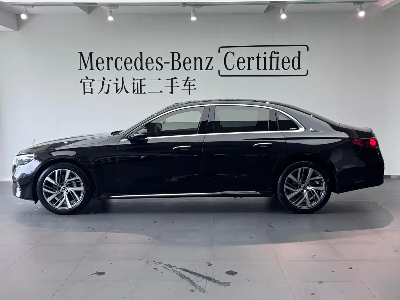 Mercedes-Benz E-Class 2024 E 300 L Fashion фото 3