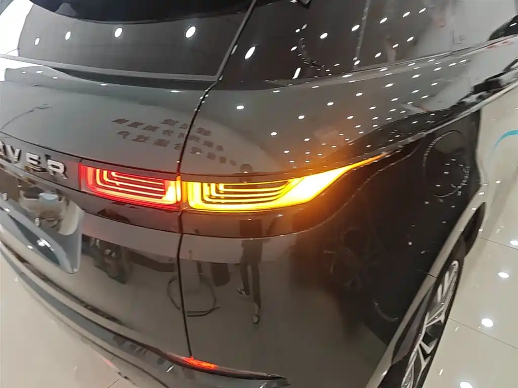 Land Rover Range Rover Evoque 2023 Range Rover Evoque L 249PS Luxury Edition фото 8