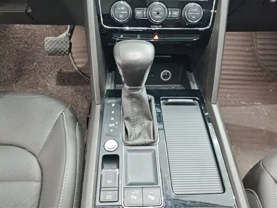 Volkswagen Teramont 2017 330TSI 2WD Flagship Edition фото 16
