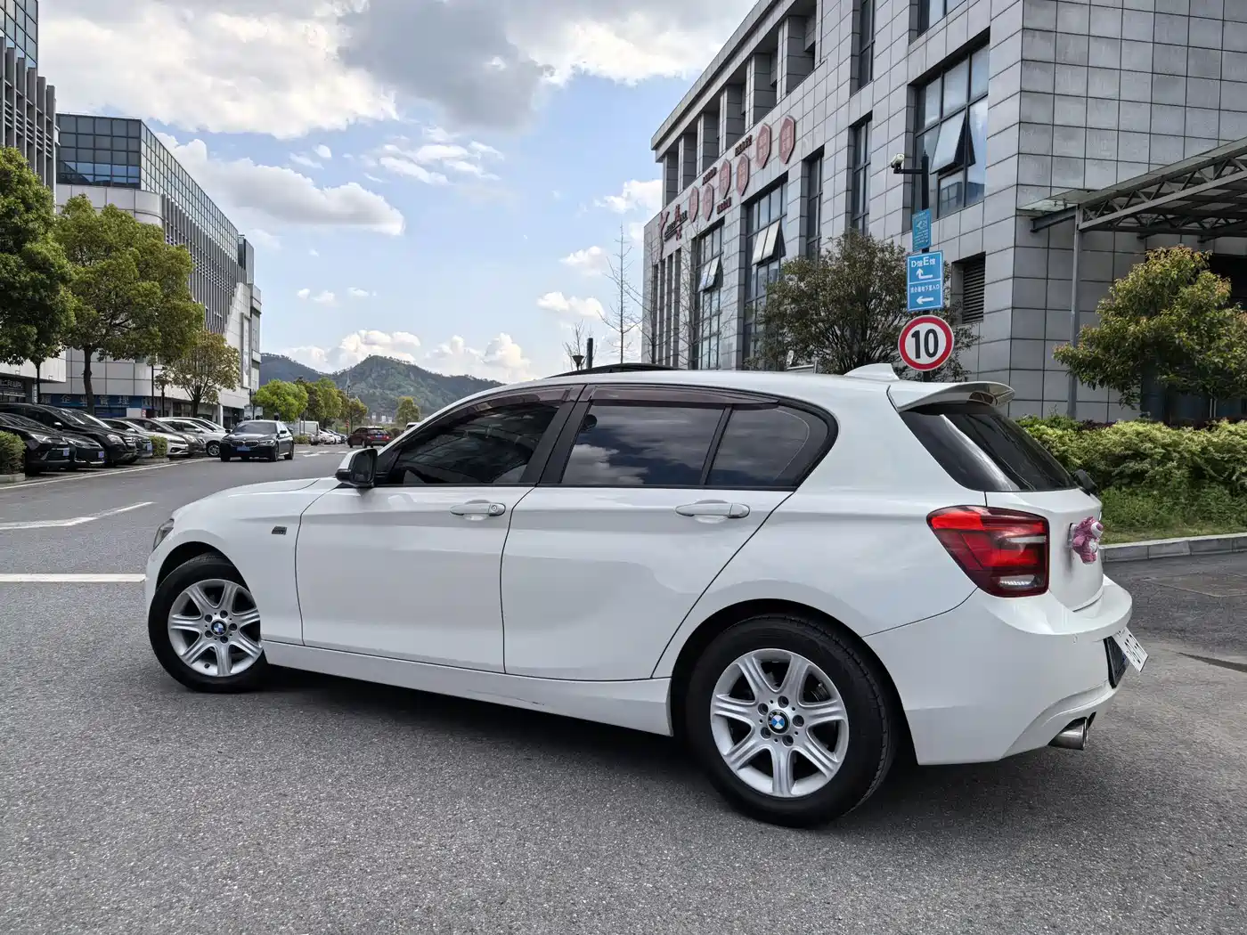 BMW 1 Series (Import) 2013 Facelift 116i Leading Model фото 6