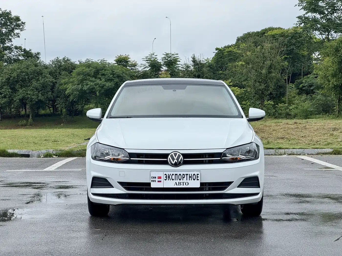VOLKSWAGEN POLO