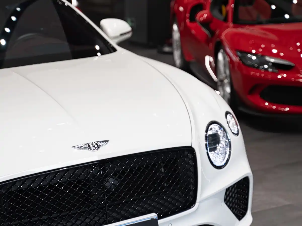 Bentley Continental 2024 4.0T GT V8 фото 6