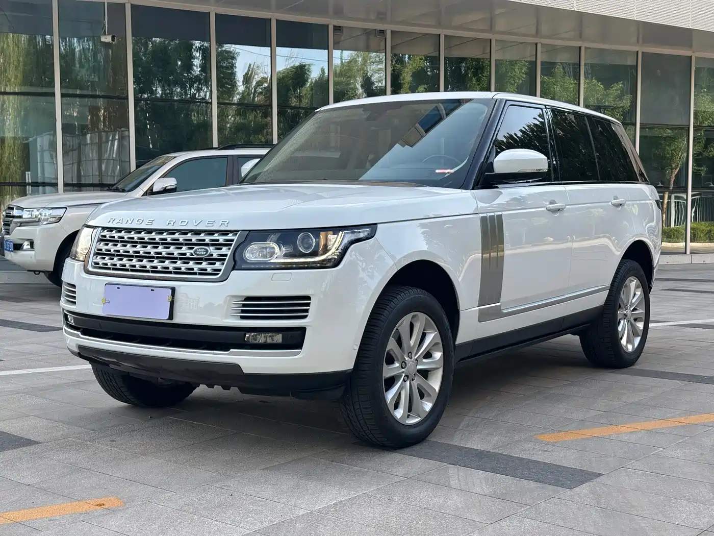 Фото 1 - Land Rover Range Rover