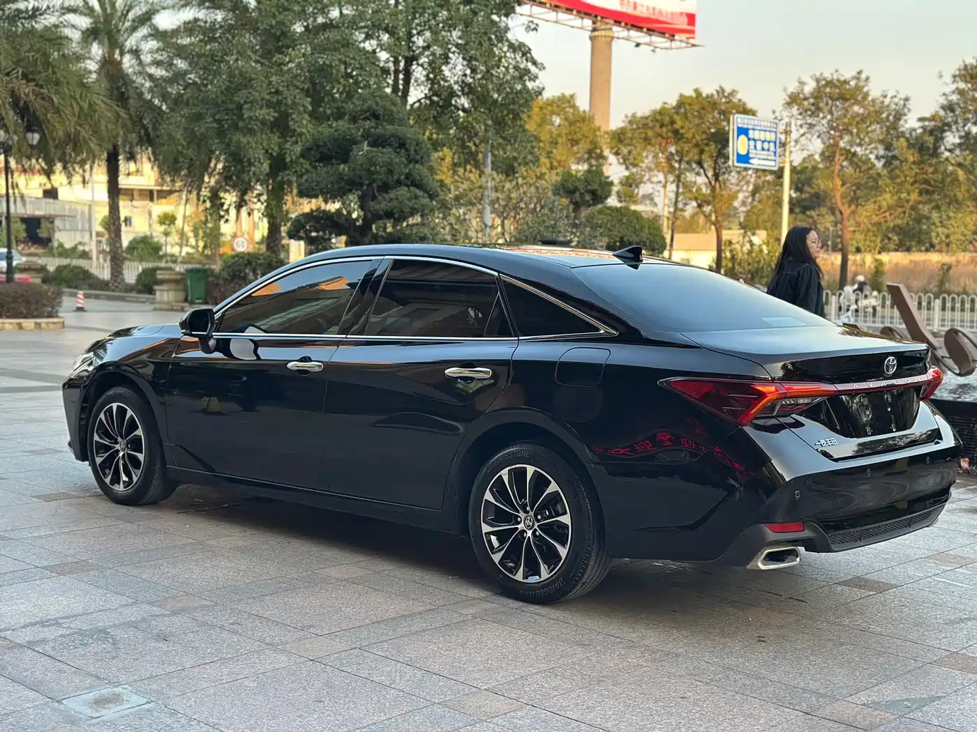 Toyota Avalon 2023 2.0L Luxury Edition фото 5