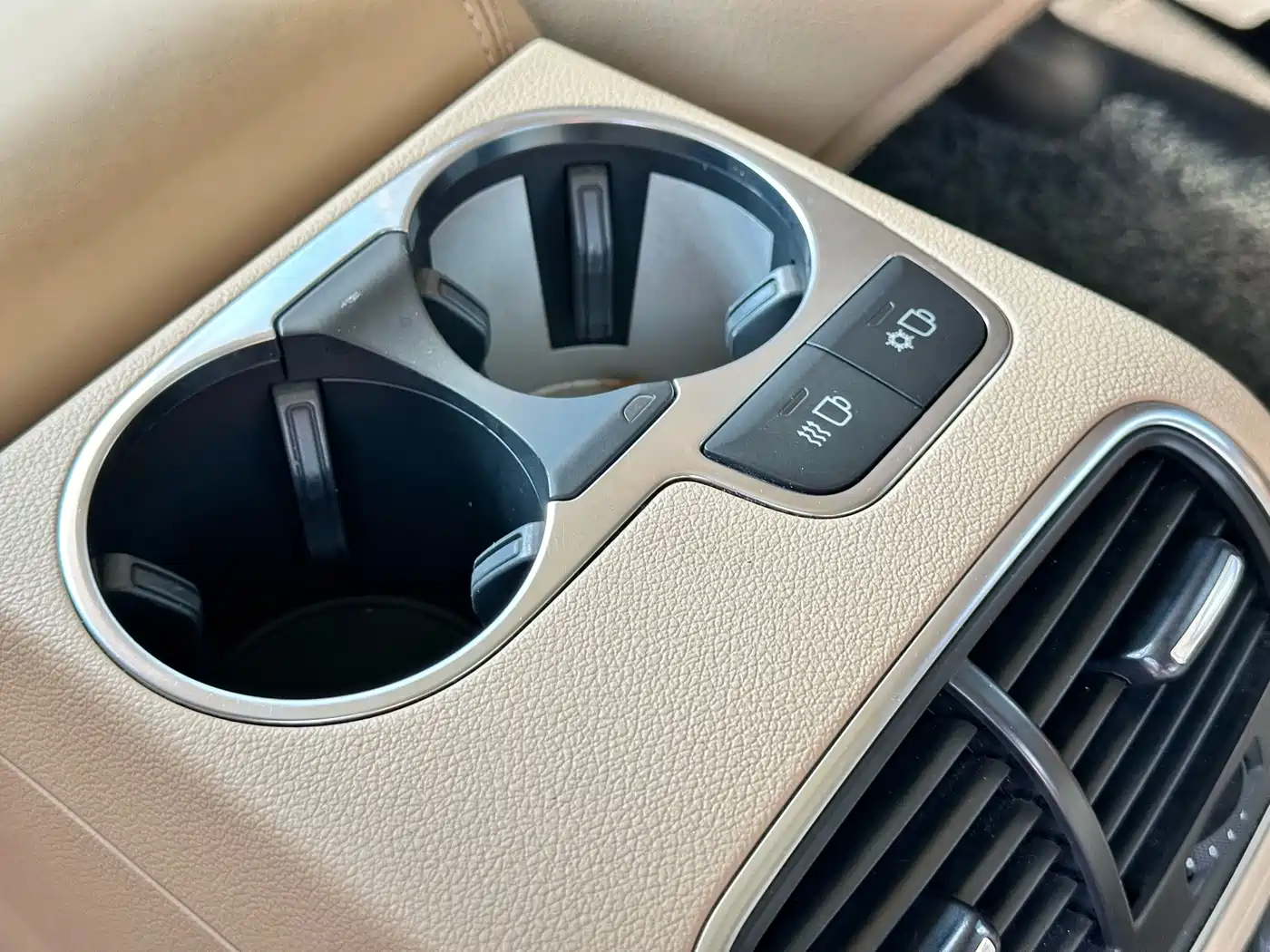 Фото 12 - Audi A6L