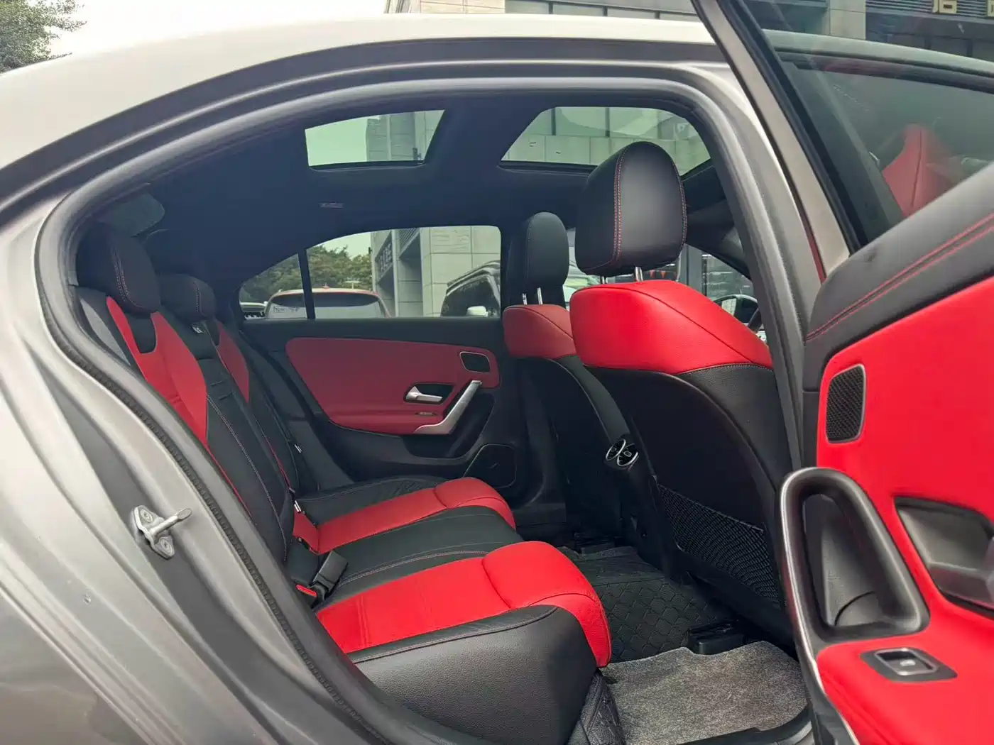 Mercedes-Benz A-Class AMG 2023 Model Year AMG A 35 L 4MATIC фото 4