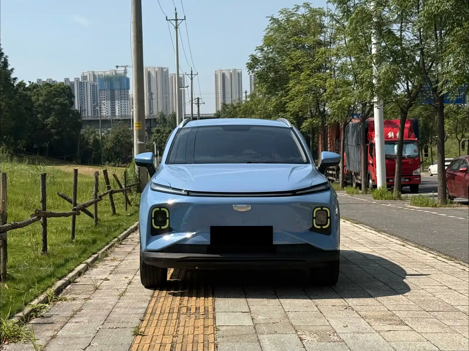 Фото 9 - Geely Geometry E Firefly