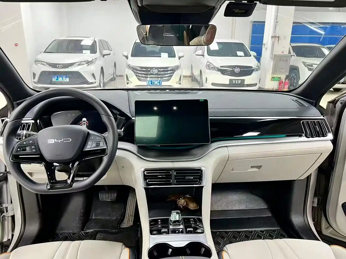 BYD Song PLUS PHEV 2024 Glory Edition DM-i 110km Flagship фото 5