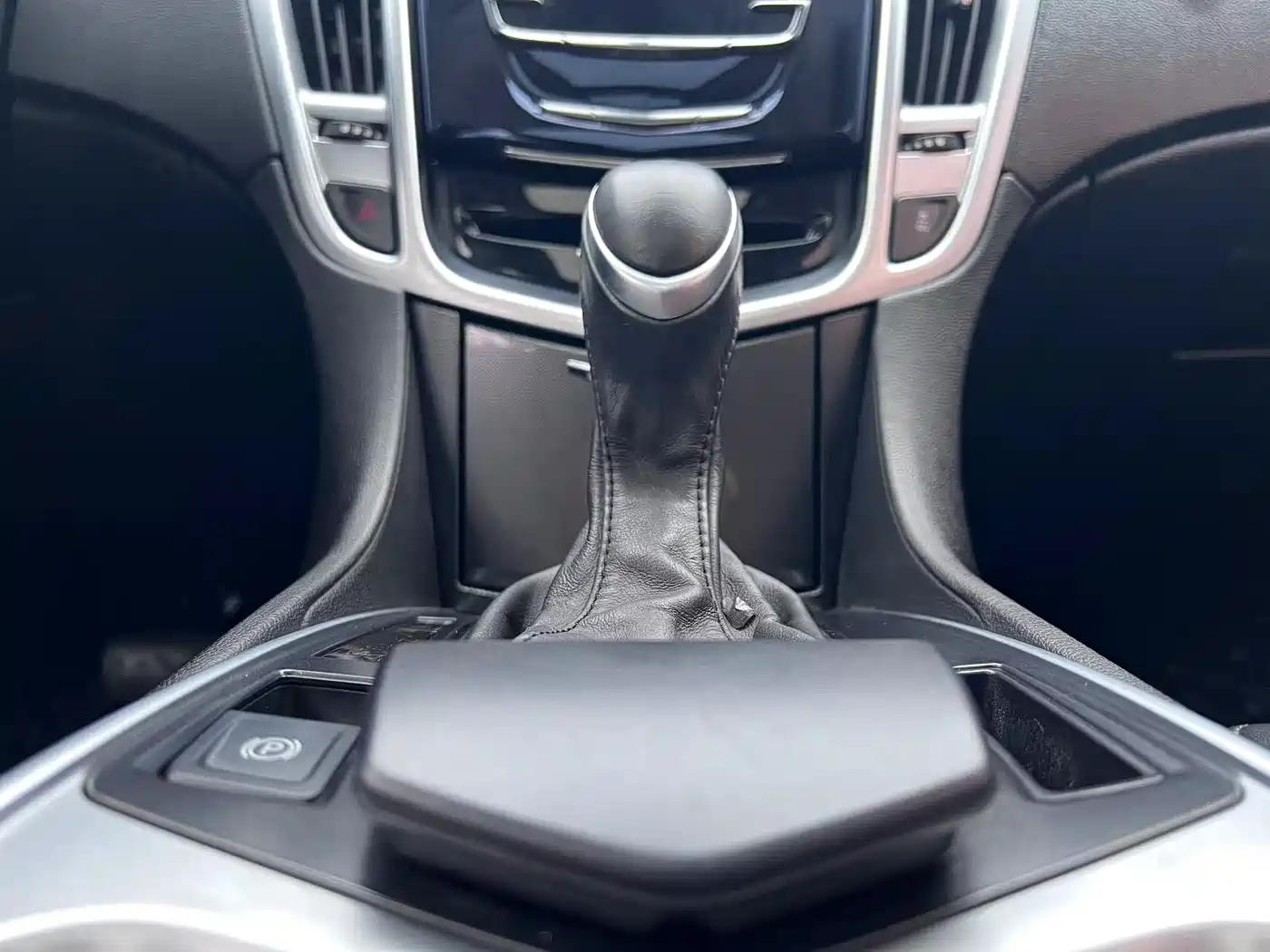 Cadillac SRX 2015 3.0L Elite фото 14
