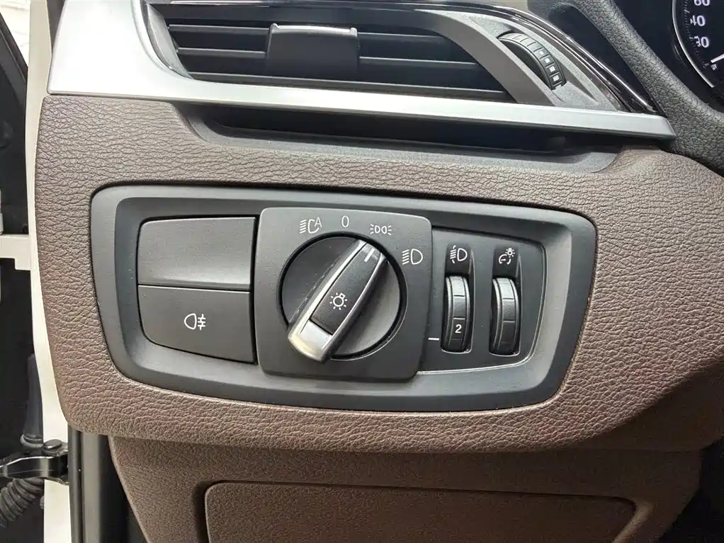 BMW X1 2022 sDrive20Li Fashion фото 21