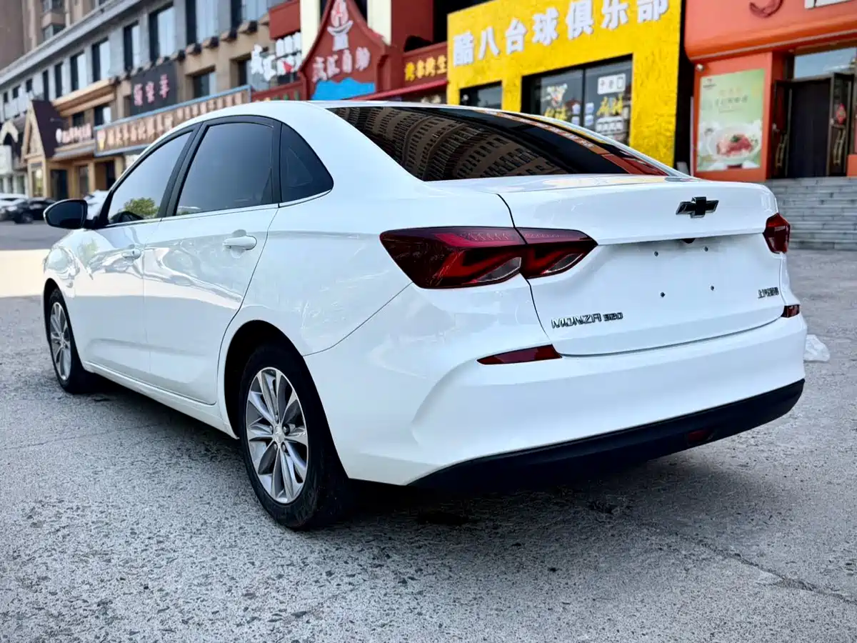 CHEVROLET CRUZE