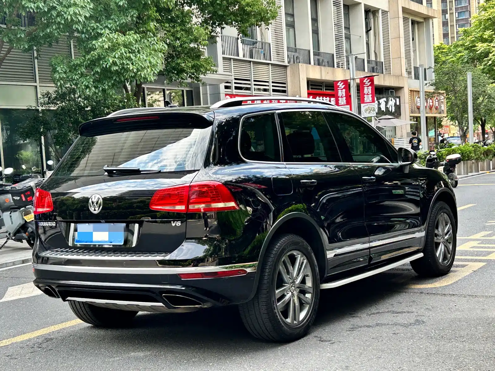 Фото 4 - Volkswagen Touareg