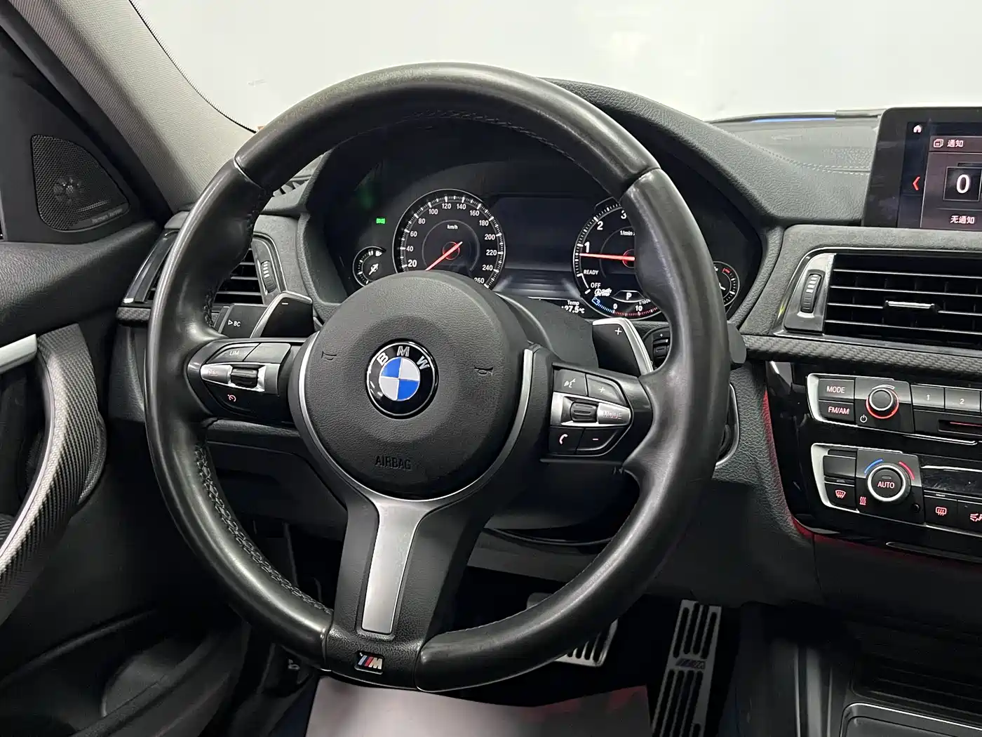 BMW 3 Series 2018 320Li M Sport Black Night Edition фото 26