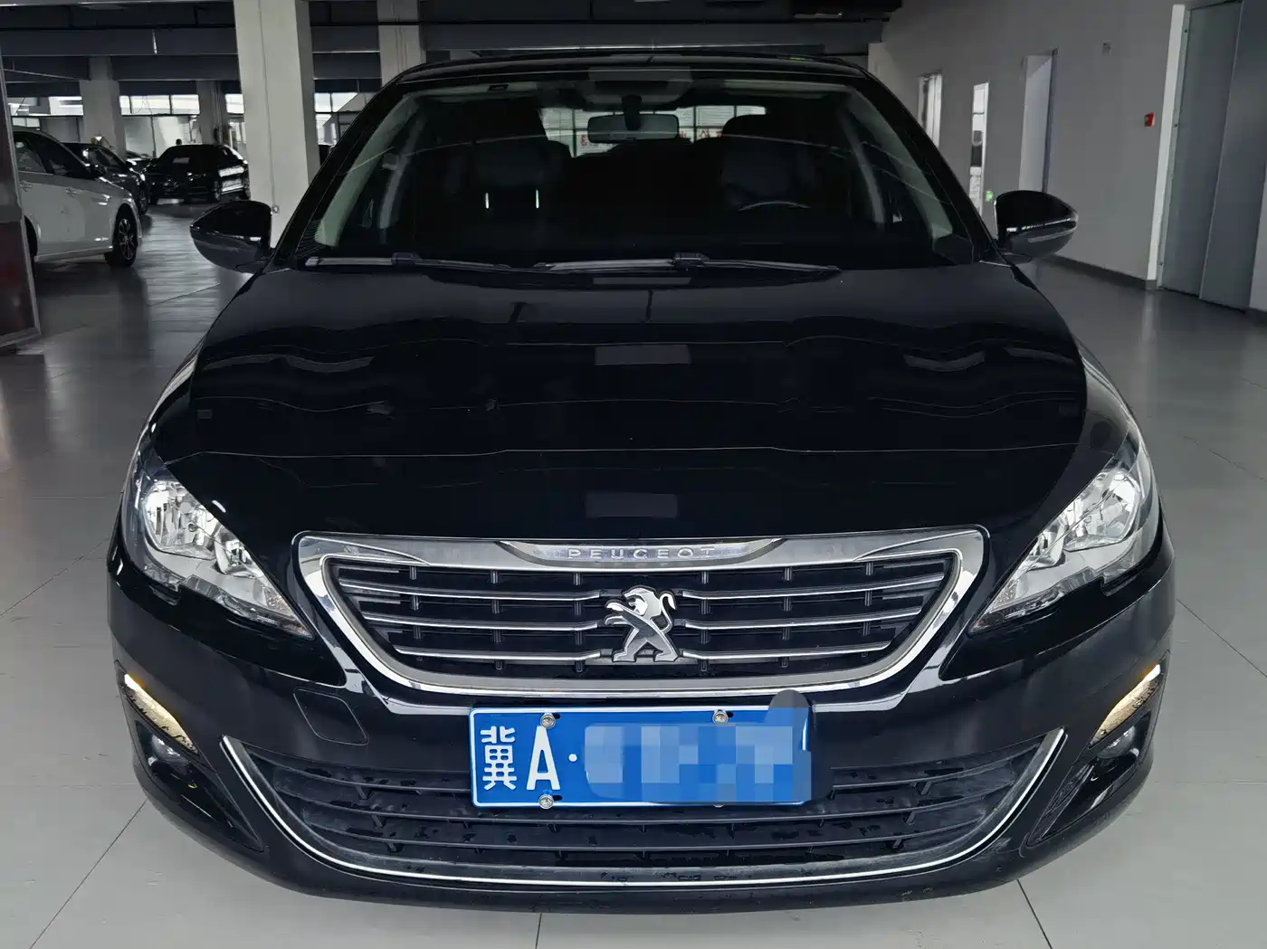 Peugeot 408 2014 1.8L Automatic Luxury Edition фото 2