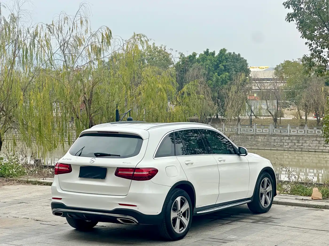Mercedes-Benz GLC 2017 GLC 300 4MATIC Dynamic фото 4