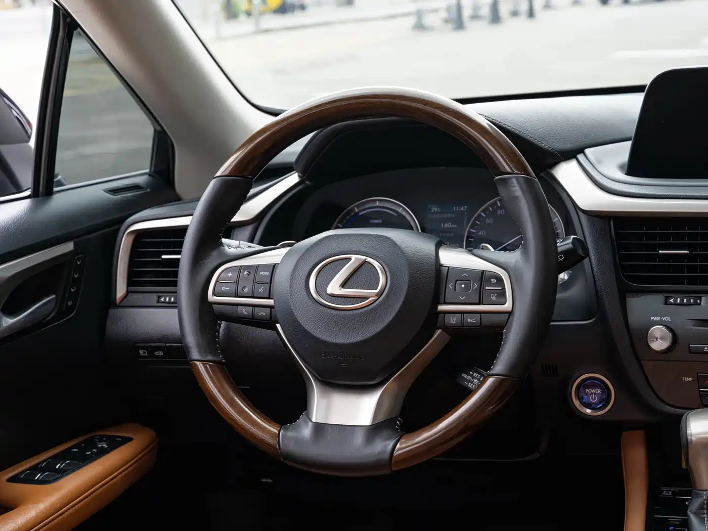 Фото 13 - Lexus RX