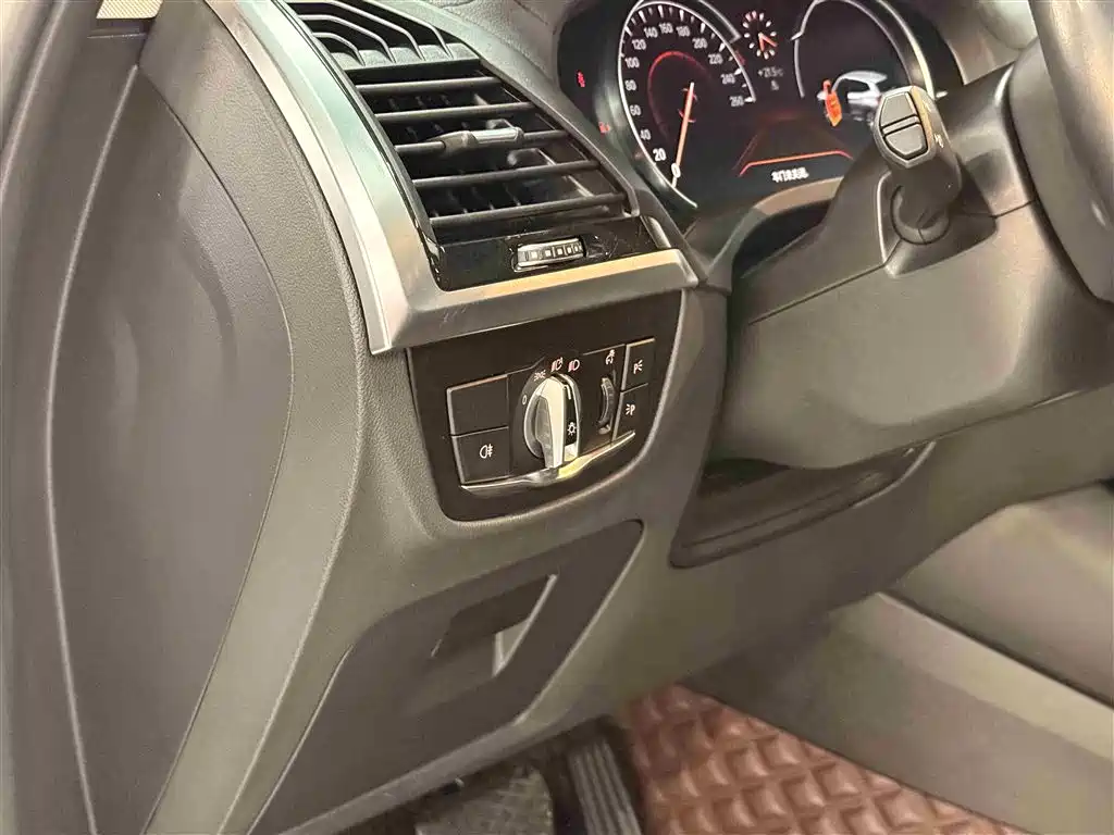BMW X3 2019 xDrive28i Luxury Package фото 17
