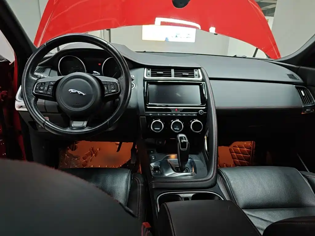 Photo 10 - Jaguar E-PACE