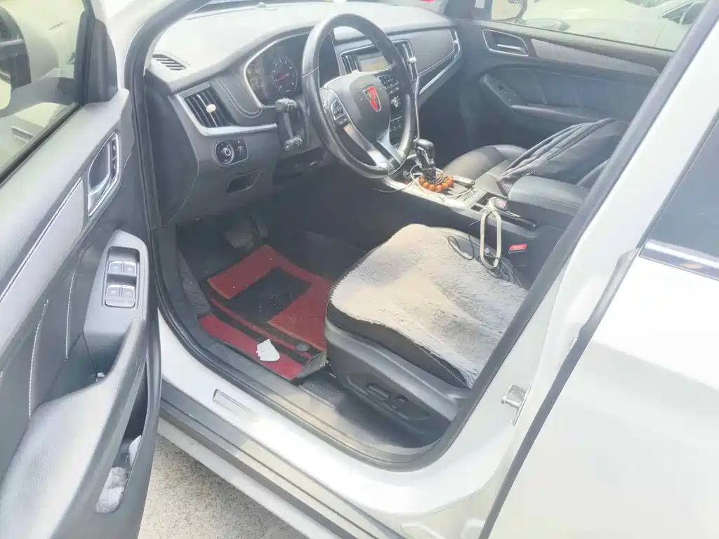 Фото 8 - Roewe RX5