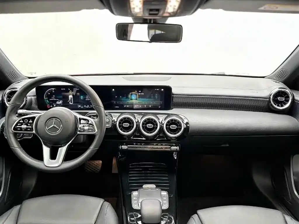 Mercedes-Benz A-Class 2022 A 200 L Sport Sedan Dynamic фото 5