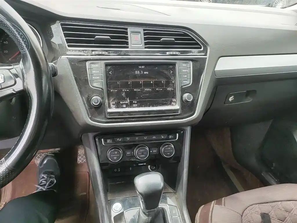 Volkswagen Tiguan L 2018 330TSI Automatic 2WD Luxury Edition фото 20