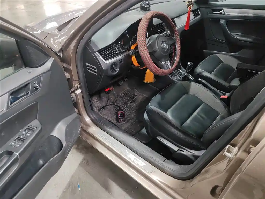 Volkswagen Bora 2014 1.6L Manual Comfort Edition фото 12