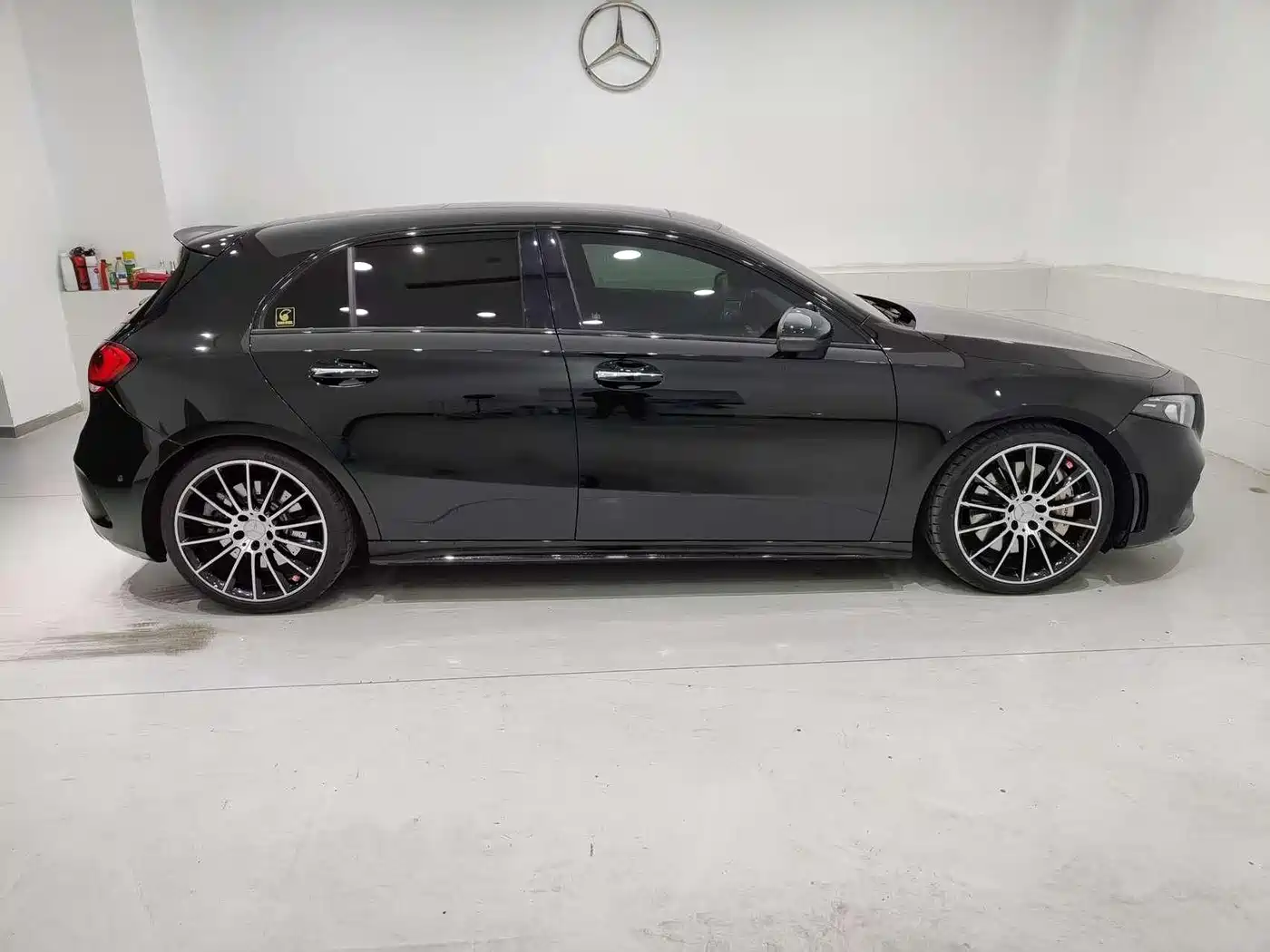 Mercedes-Benz A-Class AMG (Import) 2020 AMG A 35 4MATIC фото 17