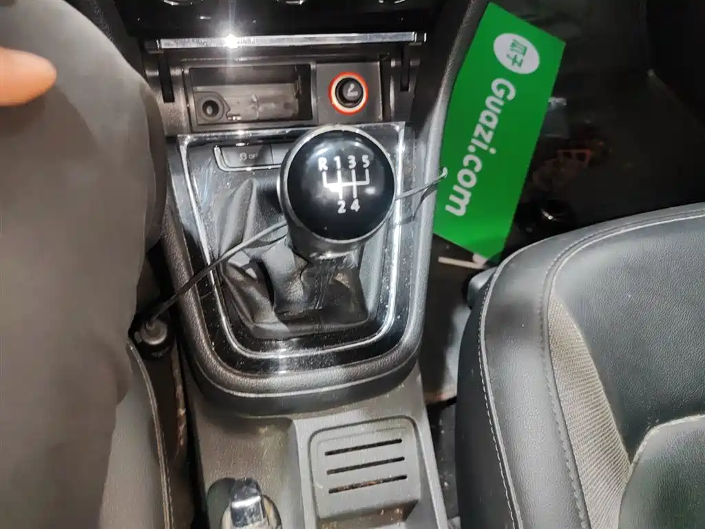 Volkswagen Bora 2014 1.6L Manual Comfort Edition фото 10