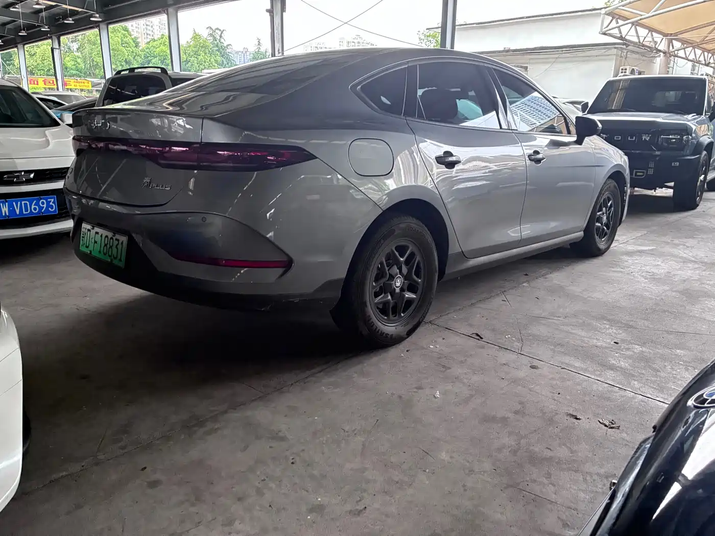 BYD Qin PLUS 2025 DM-i Smart Drive 55KM Leader фото 5