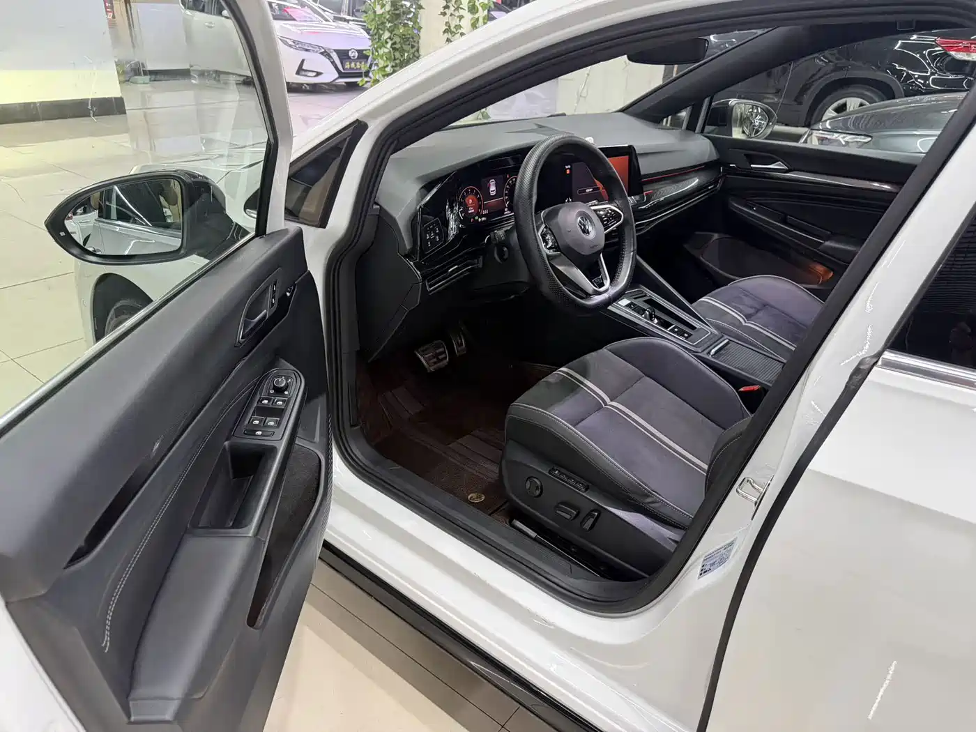 Фото 7 - Volkswagen Golf