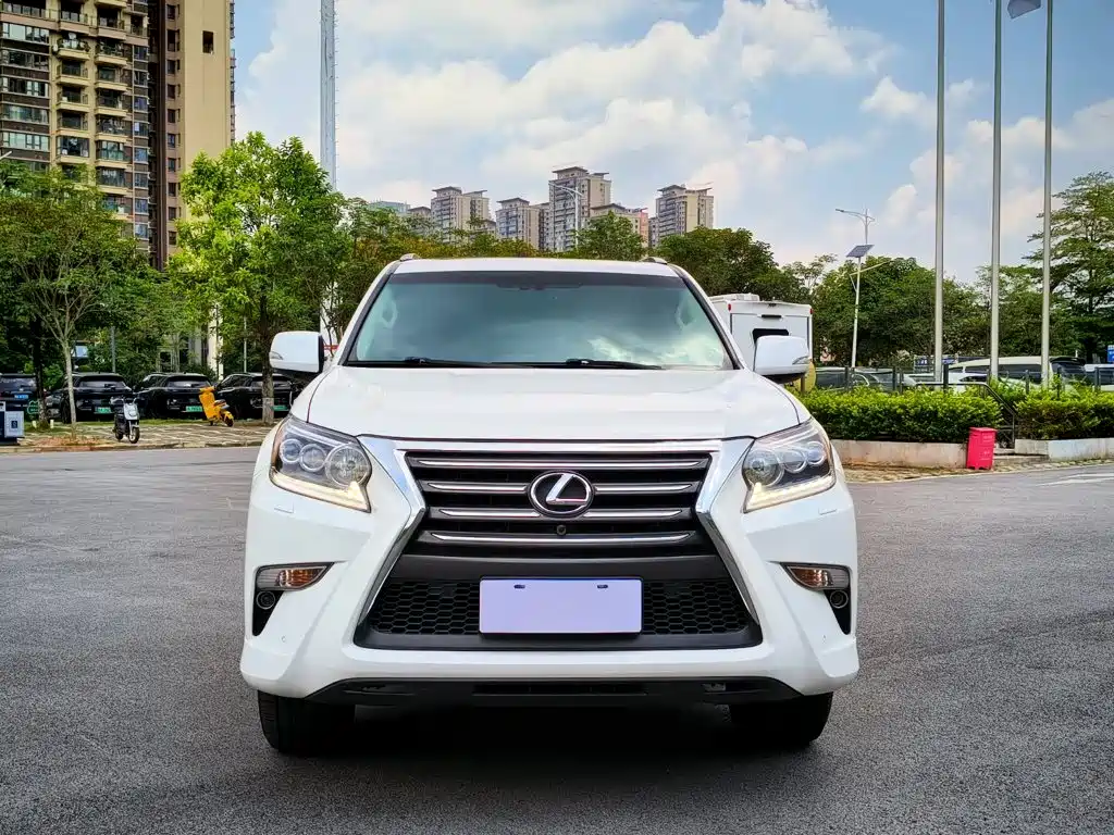 Photo 2 - Lexus GX