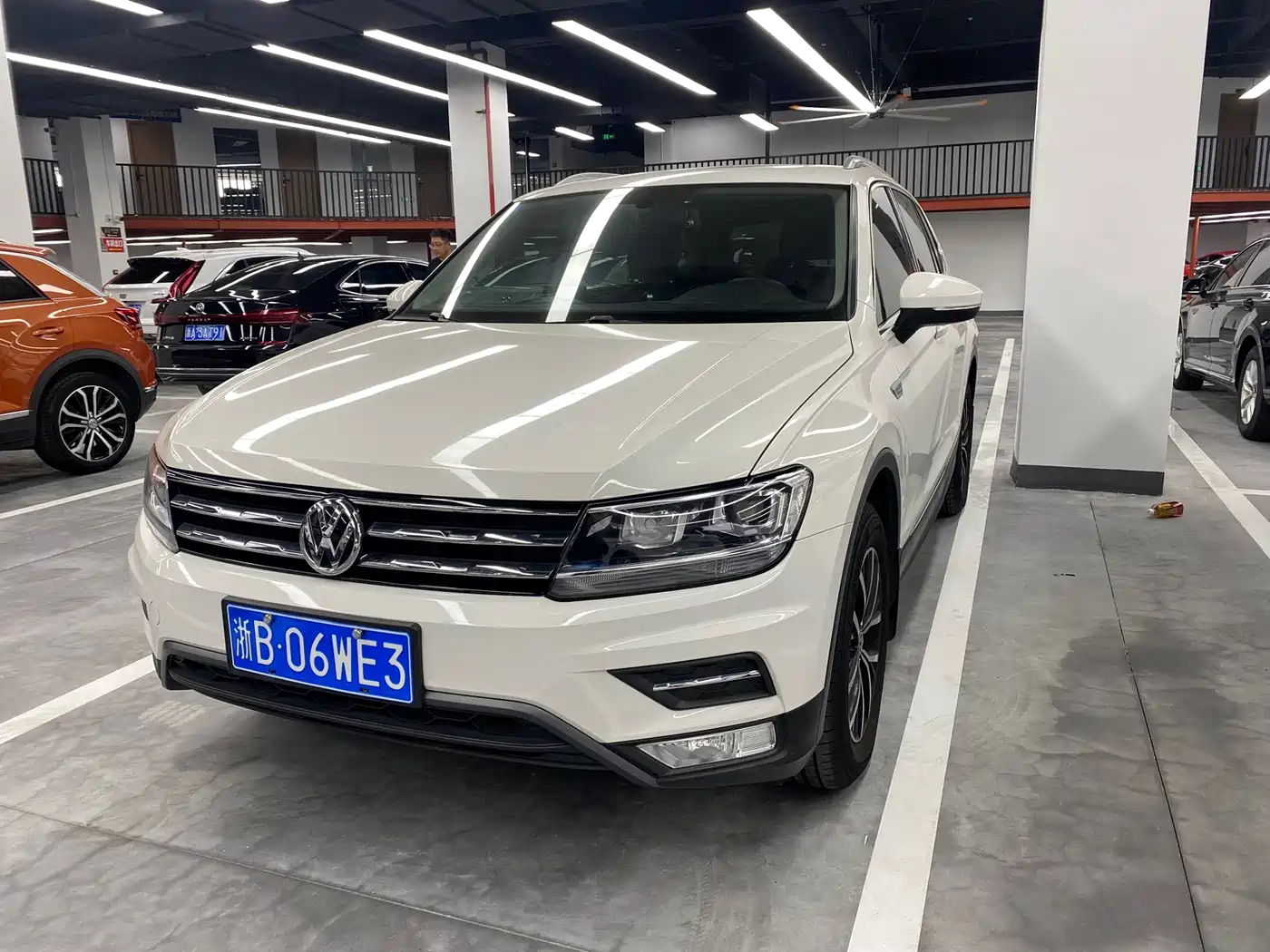 Фото 1 - Volkswagen Tiguan L