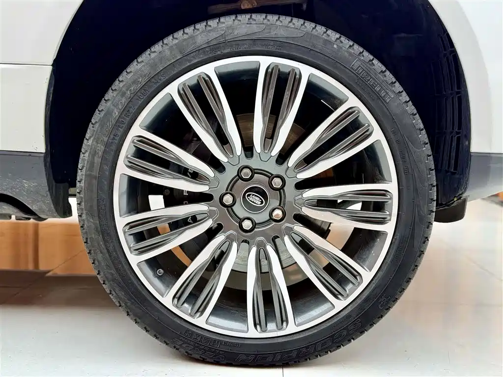 Land Rover Range Rover 2019 3.0 SC V6 Heritage Extended Edition фото 18