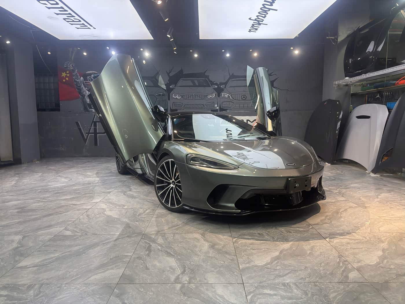 McLaren GT
