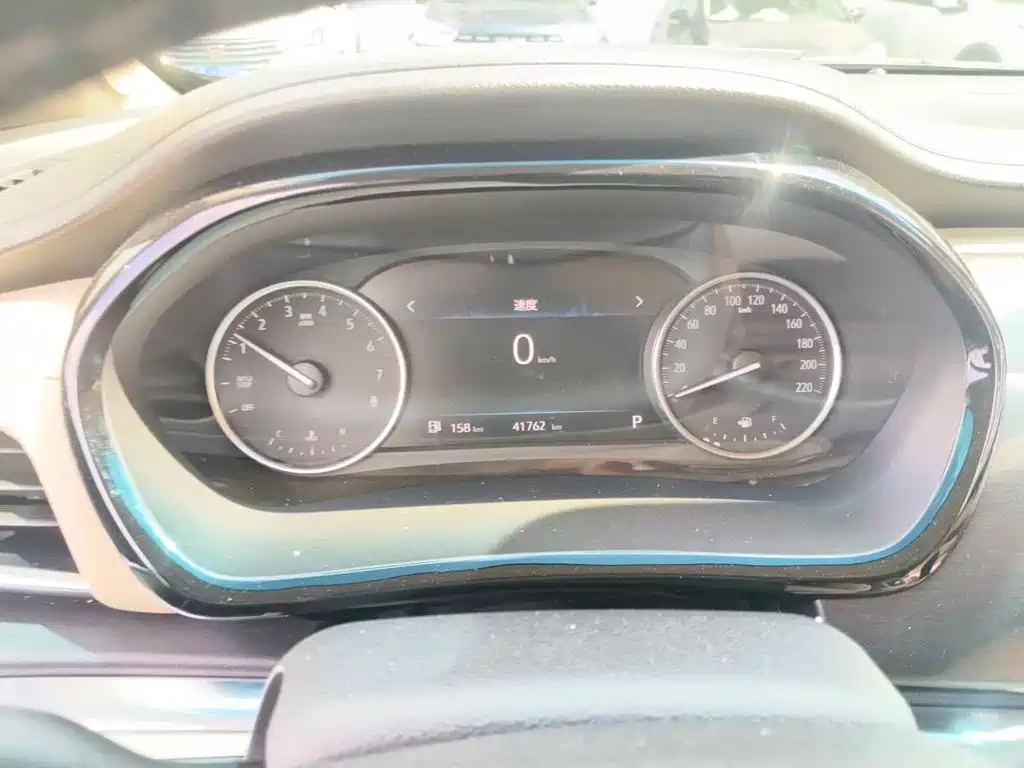 Фото 4 - Buick GL8