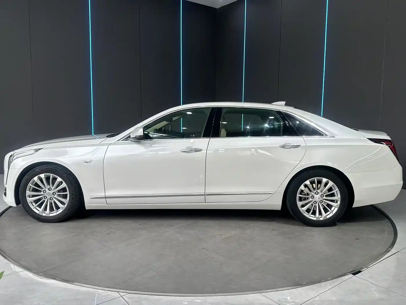 Cadillac CT6 2018 2017 28T Fashion